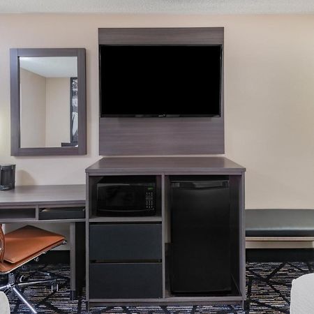 Super 8 by Wyndham Charlottesville Eksteriør billede
