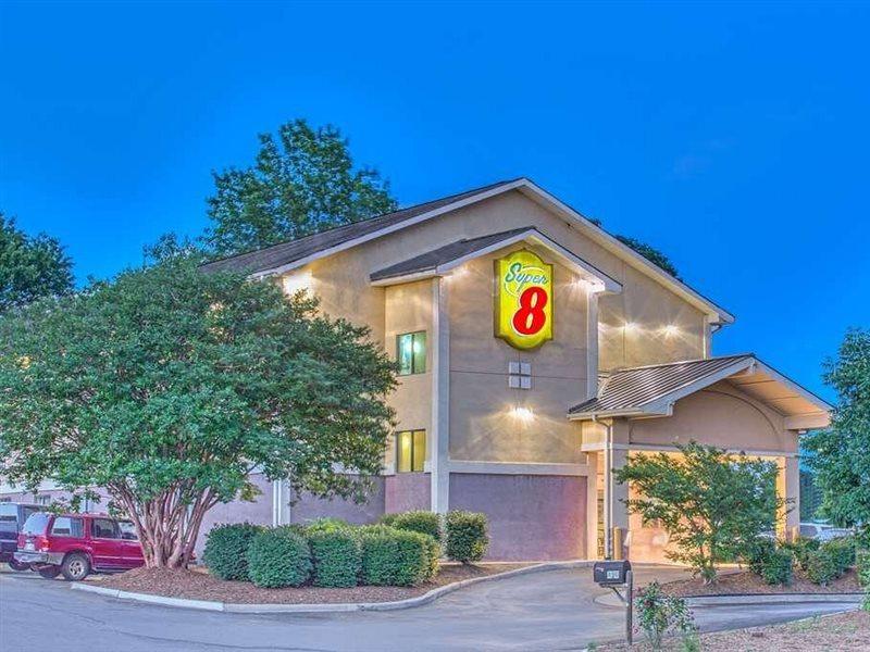 Super 8 by Wyndham Charlottesville Eksteriør billede