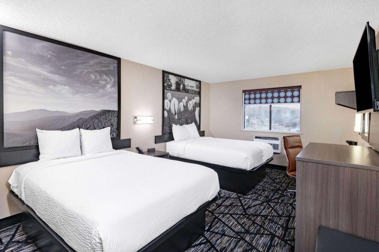 Super 8 by Wyndham Charlottesville Eksteriør billede
