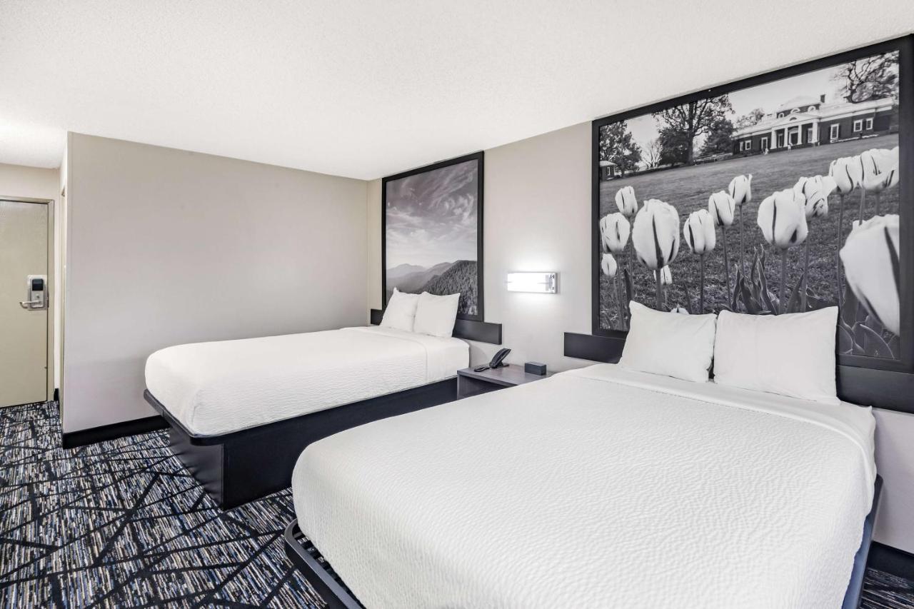 Super 8 by Wyndham Charlottesville Eksteriør billede