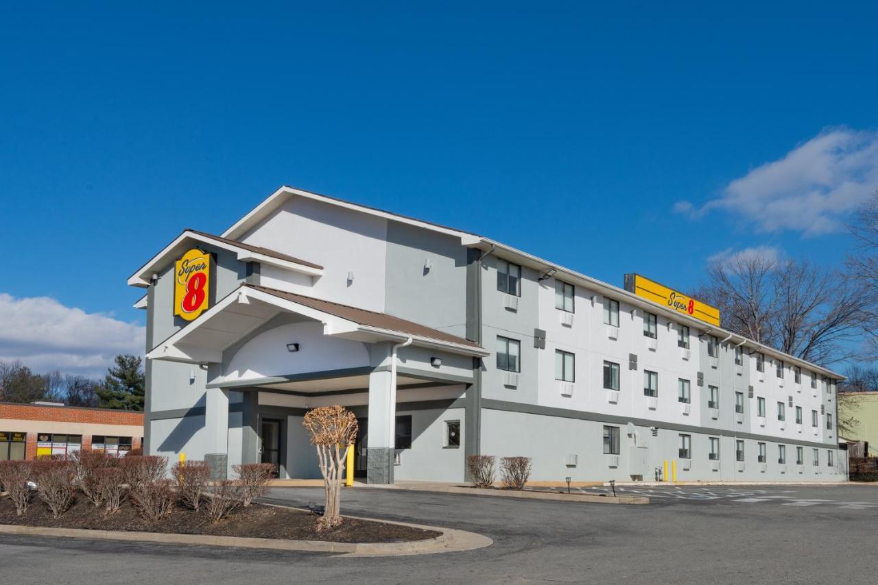 Super 8 by Wyndham Charlottesville Eksteriør billede