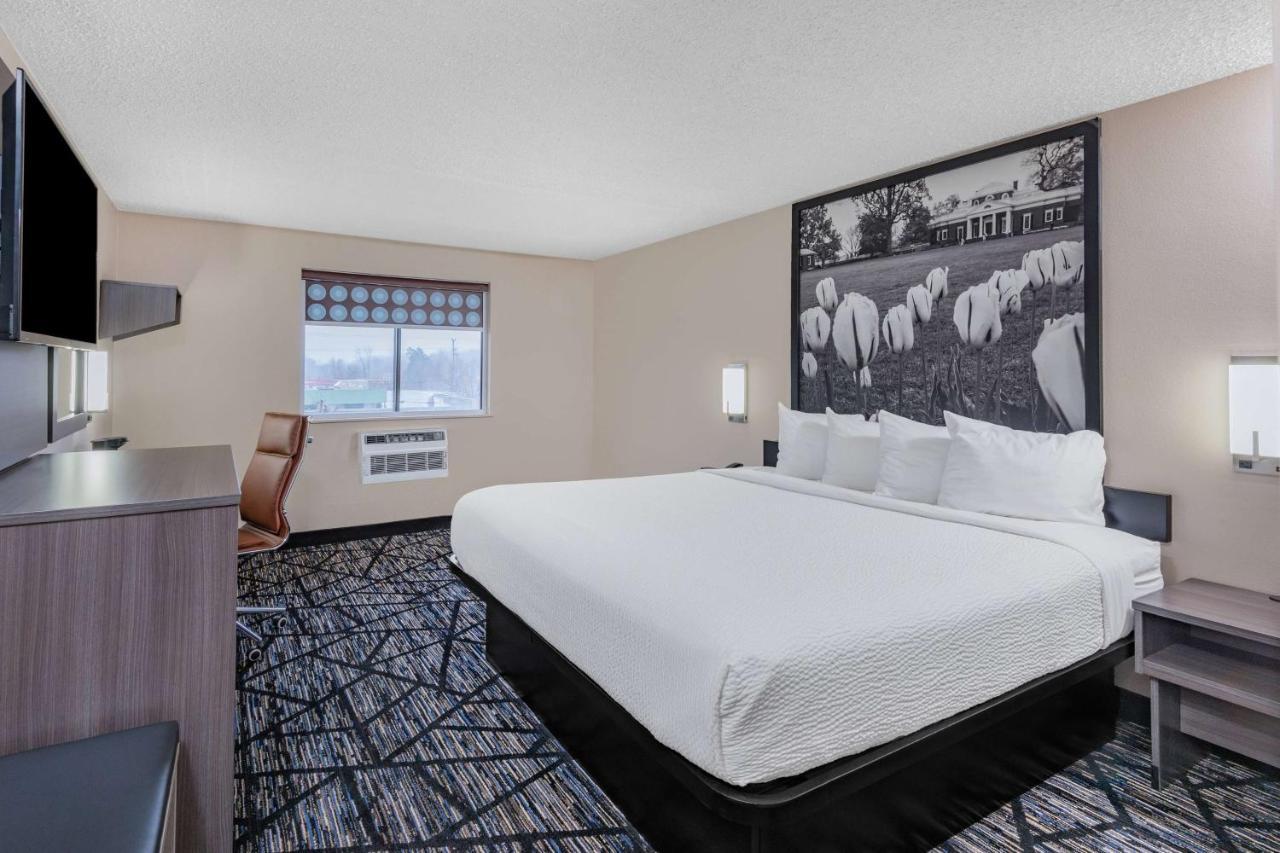 Super 8 by Wyndham Charlottesville Eksteriør billede