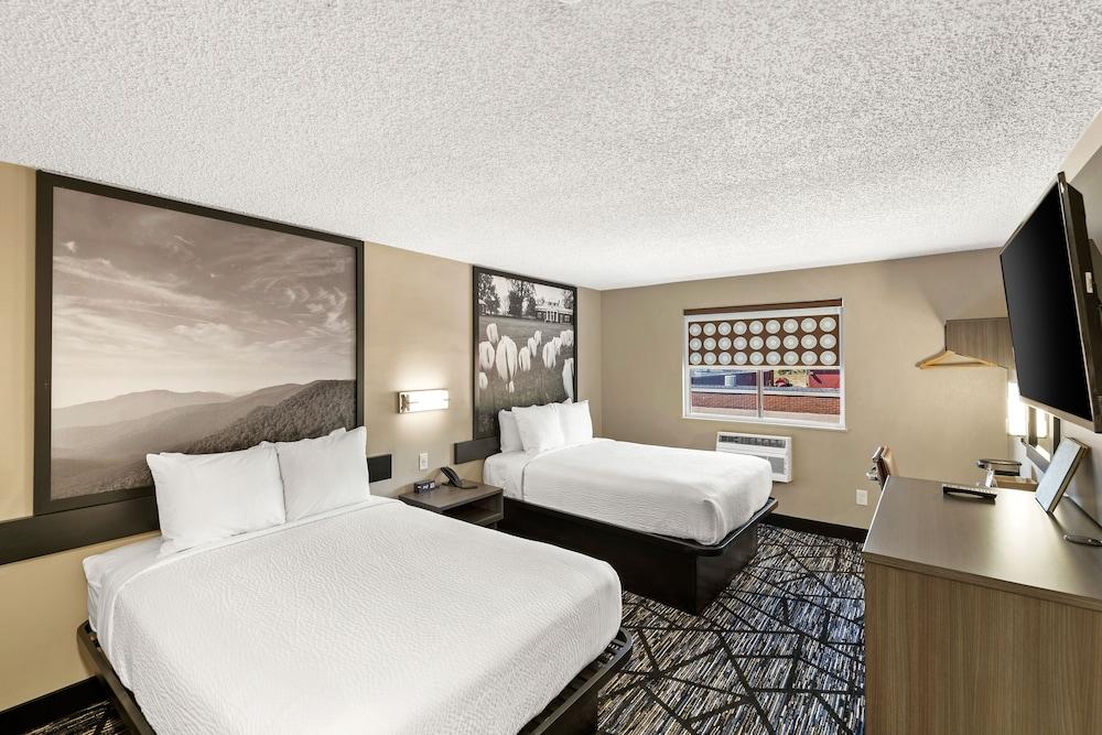 Super 8 by Wyndham Charlottesville Eksteriør billede